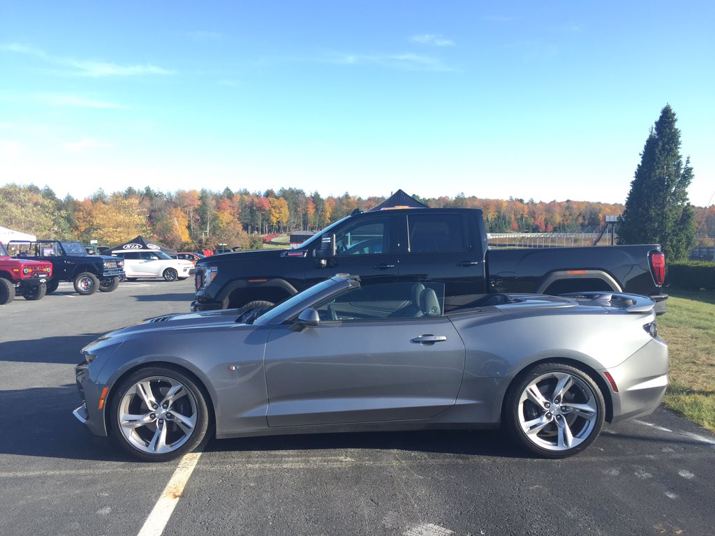MPGomatic's tweet image. Splendid run up to @MonticelloMC this morning, roof up/roof down in the 2019 @chevrolet Camaro 2SS. #IMPA #TestDays