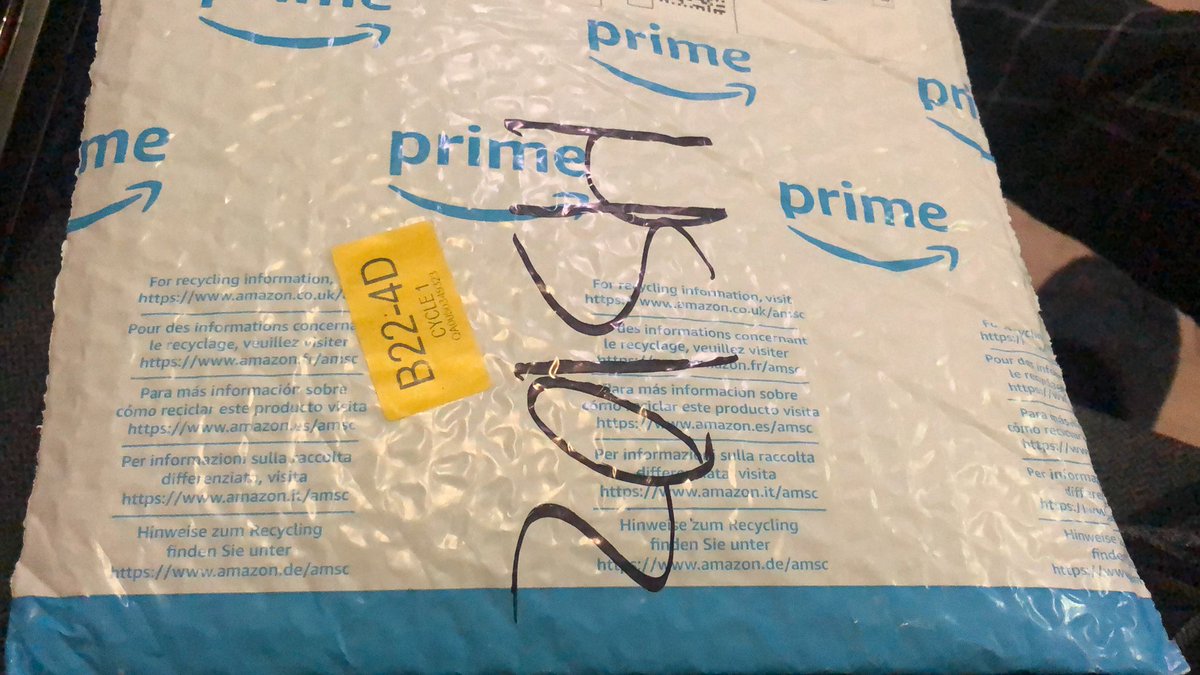 BigDealData's tweet photo. @AmazonUK I think it is #disgusting you have switched to sending orcels in this material which is not widely #recycled. #Amazon #recycling #environnement #CSR #badamazon #cardboardplease https://t.co/katXun36cb