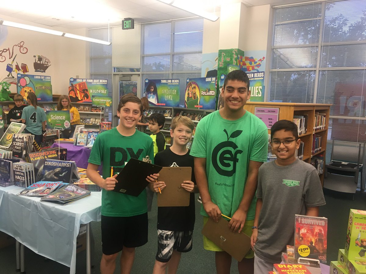 Book Fair!😍 📚<a href="/EubanksDragons/">Eubanks Intermediate</a> @EubanksLibrary