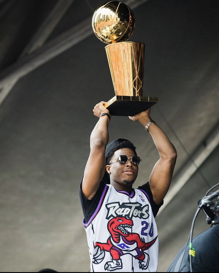 facesottawa's tweet photo. It’s #TicketTuesday RT for chance to win 2 tickets to #Raptors Season Opener next Tuesday vs New Orleans in Toronto 🏀🏆 - Presented by Farrah Fine Jewellers https://t.co/6GoxVedvn0