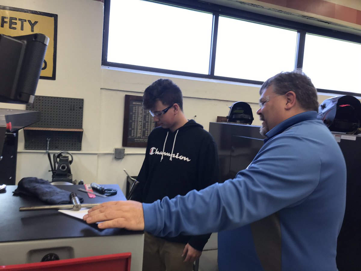 Ms_Bisog's tweet photo. Thank you to Mr. Reinke from @badgeralloys for sharing your machining expertise with Franklin High manufacturing students today! #WIMfgMonth https://t.co/54SGLDi9Bi