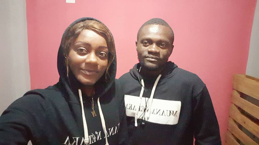 DrPikaL's tweet photo. En mode #mwan'elaka, sur fond d' @ORdcongo ... 
Avec @naomie_longila de #UniversGroupetv. 🌹🌹
@TonyTonymwamba1 @LauretteMandala @SSebuka @Mpandaadex2 https://t.co/xNqg5pTGBu