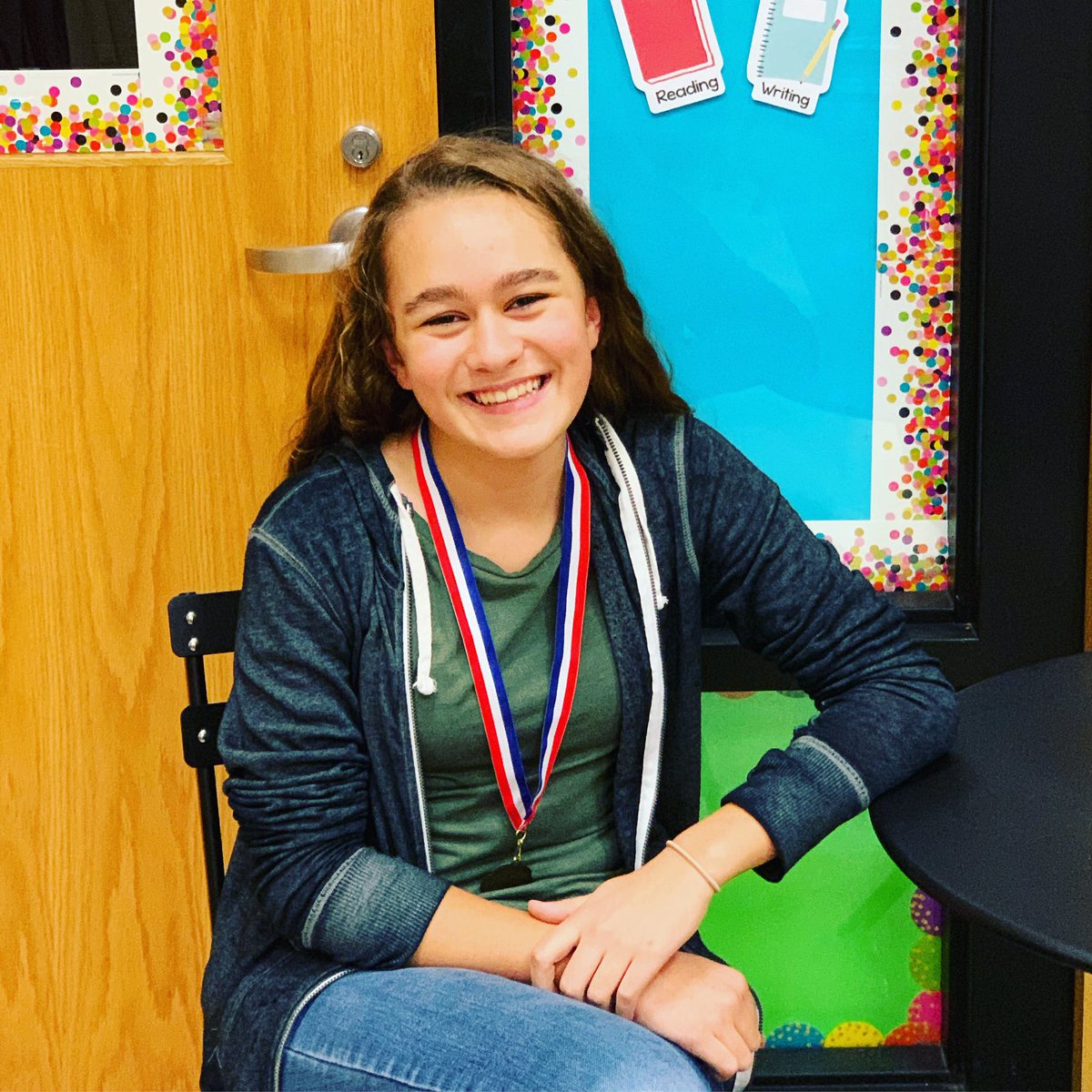 CwmsMrs's tweet image. I’m a little late in posting but I still wanted to say congratulations to Annie for being Team 8-3’s Five ⭐️ Friday winner! Thank you for being a kind and awesome student! We’re proud of you. #thedailygrind @canalwinchestermiddleschool #cwway