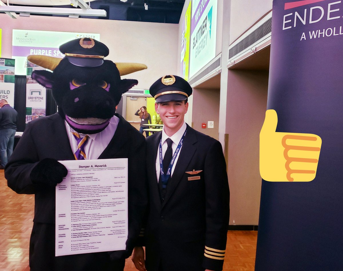 EndeavorAir's tweet photo. What do you guys think - should we take a “flyer” on @stompermaverick? Big thanks to all who stopped by our booth at @mnstatemankato #FallCareerFair. Great day! #IFlyEDV https://t.co/VuFhtOWiza