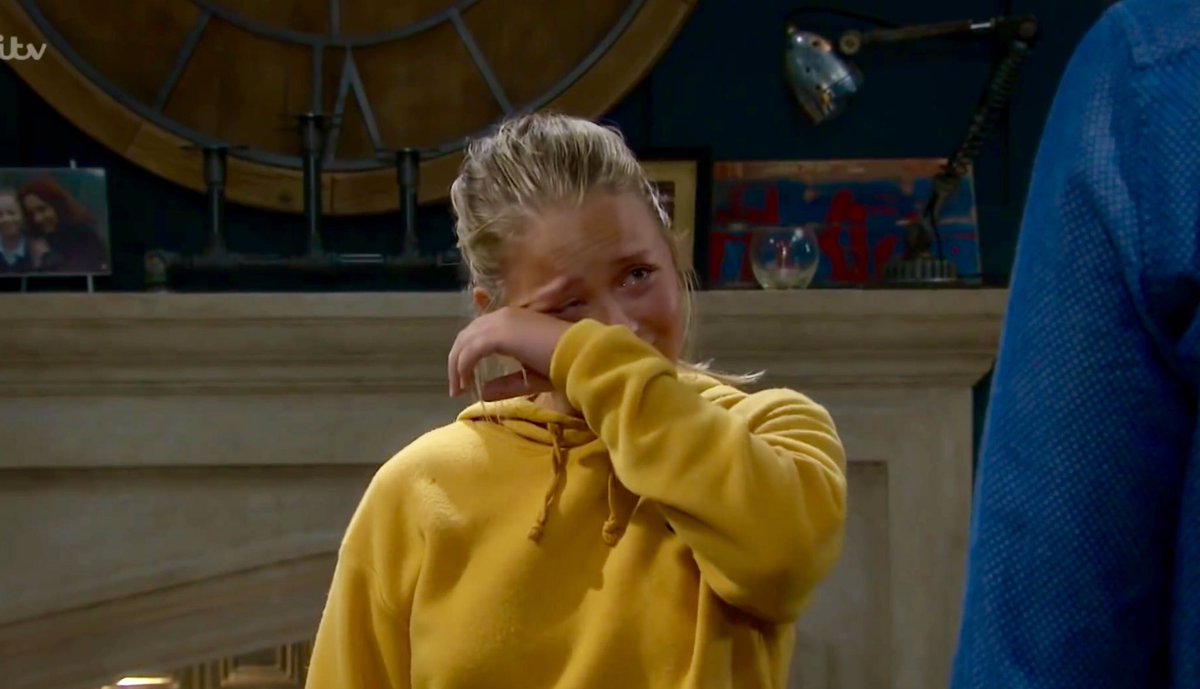 Vanessabooty1's tweet image. God, if @Isobel_steele isn’t a Mood about Ryan Hawley leaving 💔 #roblivion #robron