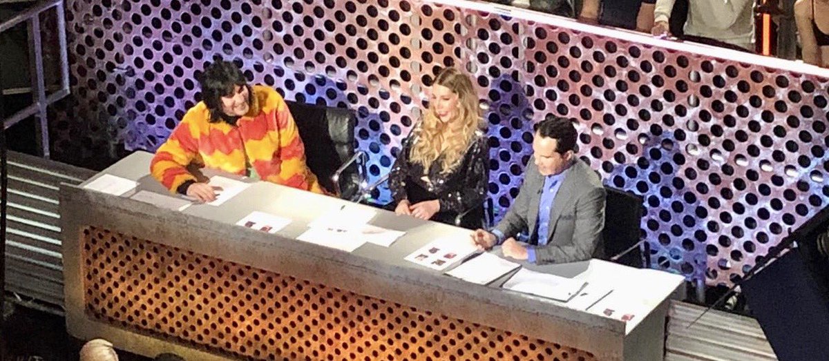 #RoastBattle UK S4 is the most awesome 🔥yet.Thank you ❤️ to Roast Master ⁦<a href="/jimmycarr/">Jimmy Carr</a>⁩ &amp; 👑 Judge ⁦<a href="/Kathbum/">Katherine Ryan</a>⁩ &amp; brilliant guest judges ⁦<a href="/noelfielding11/">noel fielding</a>⁩ ⁦<a href="/bignarstie/">Big Narstie</a>⁩ ⁦<a href="/sarapascoe/">Sara Pascoe</a>⁩ ⁦<a href="/joelycett/">Joe Lycett</a>⁩ ⁦<a href="/RichardAyoade/">RICHARD AYOADE</a>⁩ 🙌🙏💥 ⁦@Fulwell73⁩