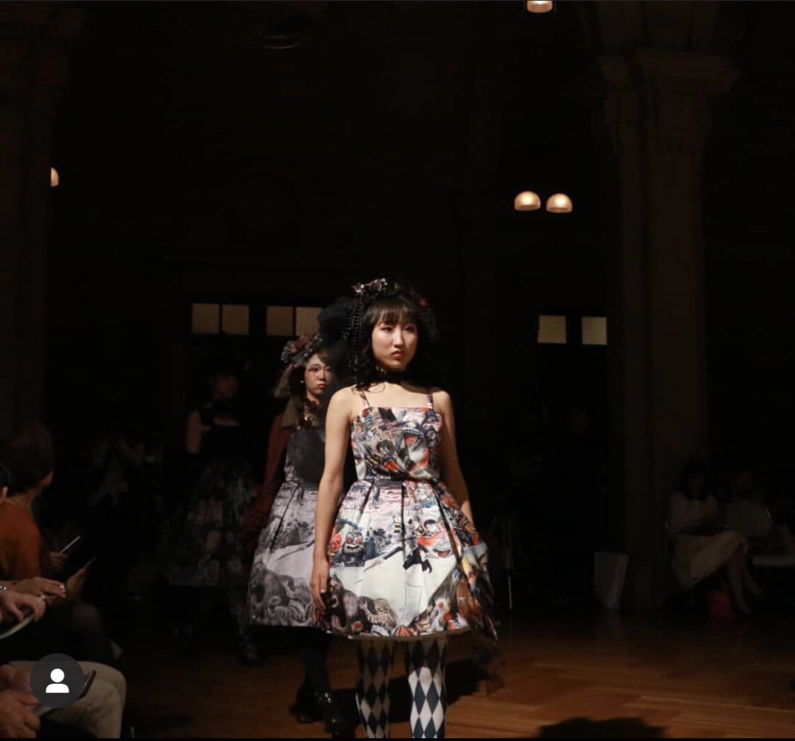 areumdaun_nun's tweet photo. #大阪コレクション
Juliette et Justine様のステージに出演させていただきました✨

着用させていただいたのは、#水木しげる さんが書いた妖怪たちのドレスでとても素敵でした👗

関係者の皆様ありがとうございました😌

#ジュリエットエジュスティーヌ https://t.co/uJNWdtH7ja