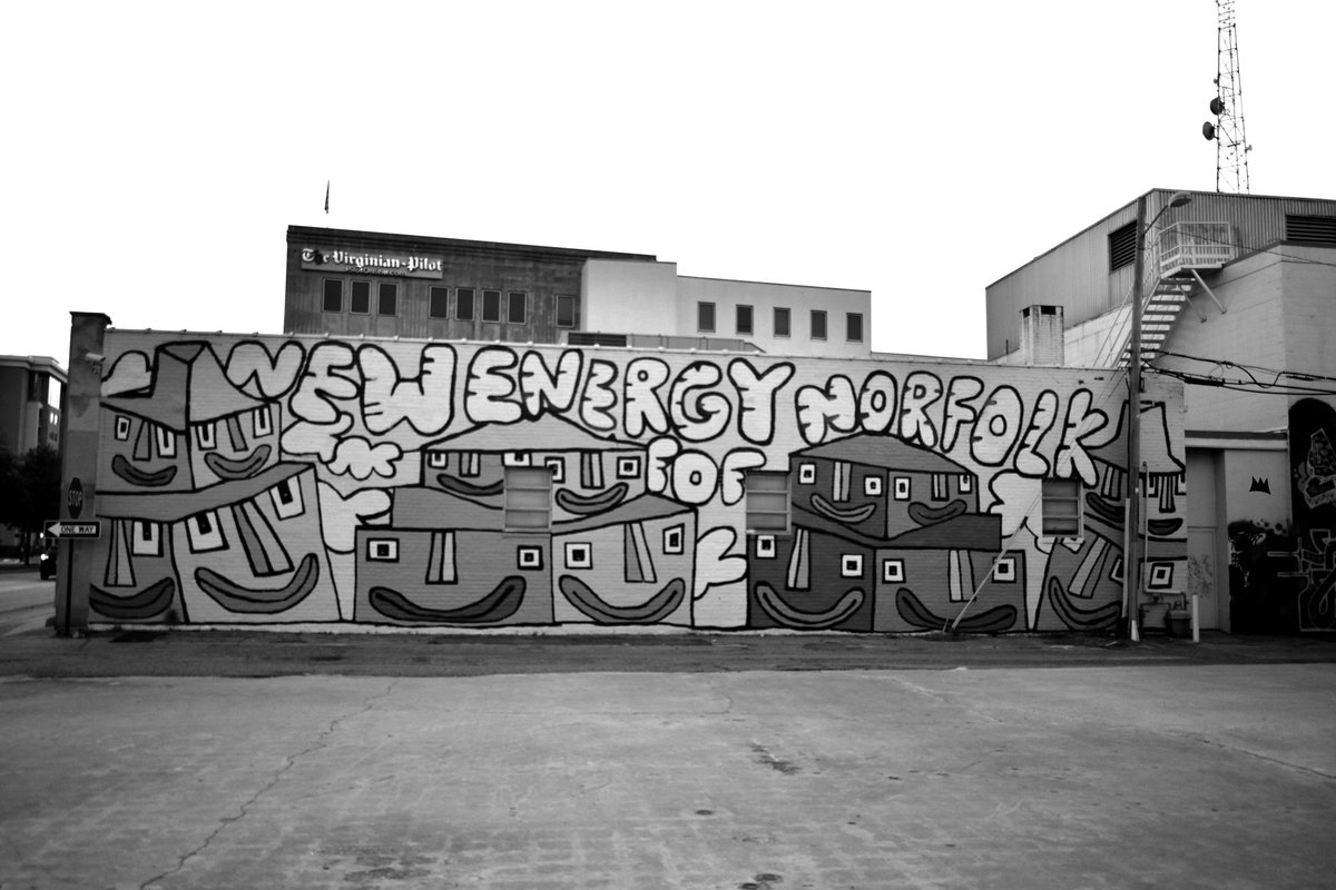 BlackCrwnMedia's tweet photo. #NEWENERGYOFNORFOLK

📸 @conductormaine x Derrick Tillman 
—————————————————————
#Norfolk #roadtrip #mural #graffiti #dance #art #VIRGINIA #NeonDistrict #NorfolkScope #bboy #breakdancer #hiphop #ScopeArena #blackcrwnmedia 👑 https://t.co/S7IPukkhG1