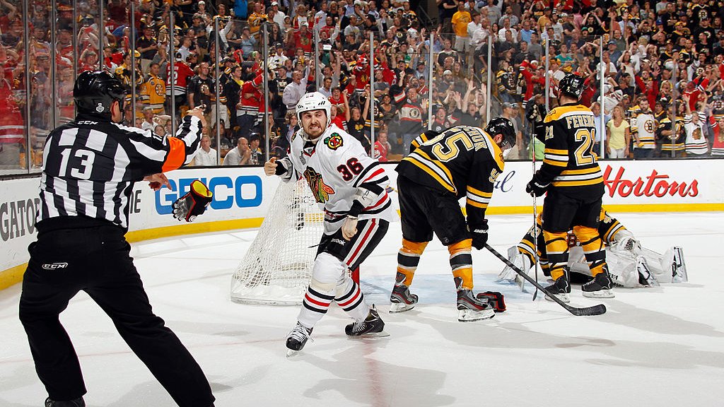 Chicago Blackhawks on "@DaveBolland In which the Rat his stick and gloves but wins the Stanely Cup #17Seconds #OneMoreShift #Blackhawks https://t.co/LJKnCnWsFq" Twitter