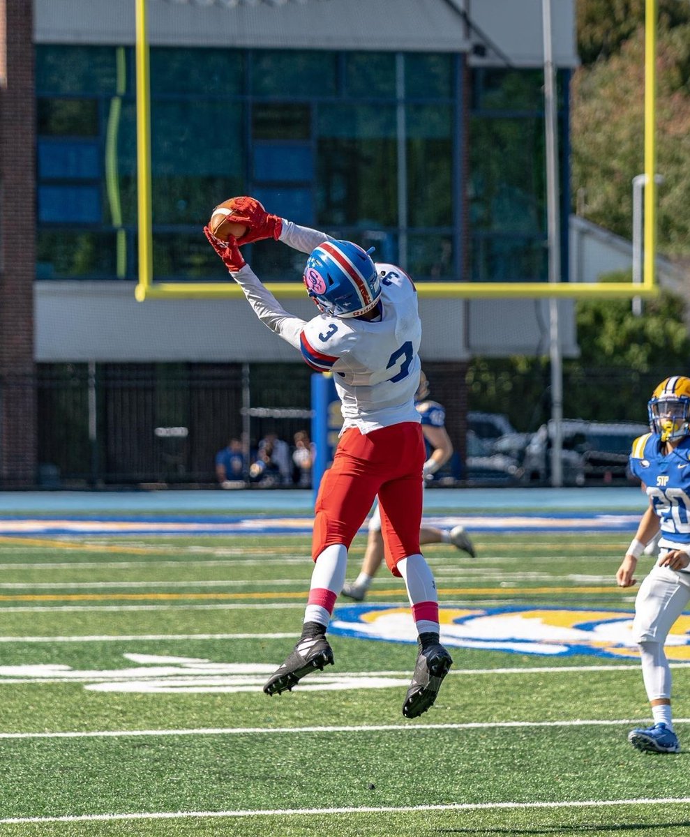 c/o 20 WR/CB <a href="/SFPFootball/">St Francis Prep Ftbl</a> <a href="/jones_omarian/">Omarian Jones</a> GPA 3.0. Kid is a player and has a nose for the ball. 3 year starter on Varsity and was a team captain all 3 year. Did what he had to for the team. Played QB the first 3 year and moved to WR/CB his Senior year. Go follow him. #Handz