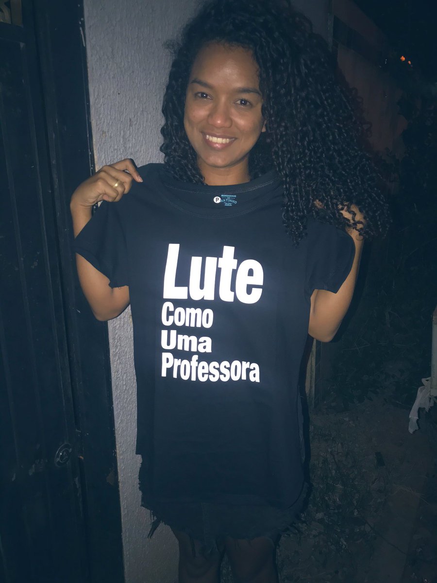 joanaizaa's tweet photo. Foi só lê a frase pra desabar. Eu amo dia 15/10 porque ele me traz a certeza que estou no caminho certo! Essa emoção não tem explicação não.
#Presentedele ❤️ https://t.co/y7YOoGCGOb