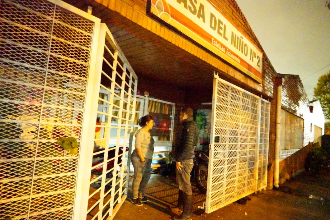 Esta noche recorriendo los centros de asistencia. Quiero agradecer al personal municipal que está prestando servicio las
24 hs.
