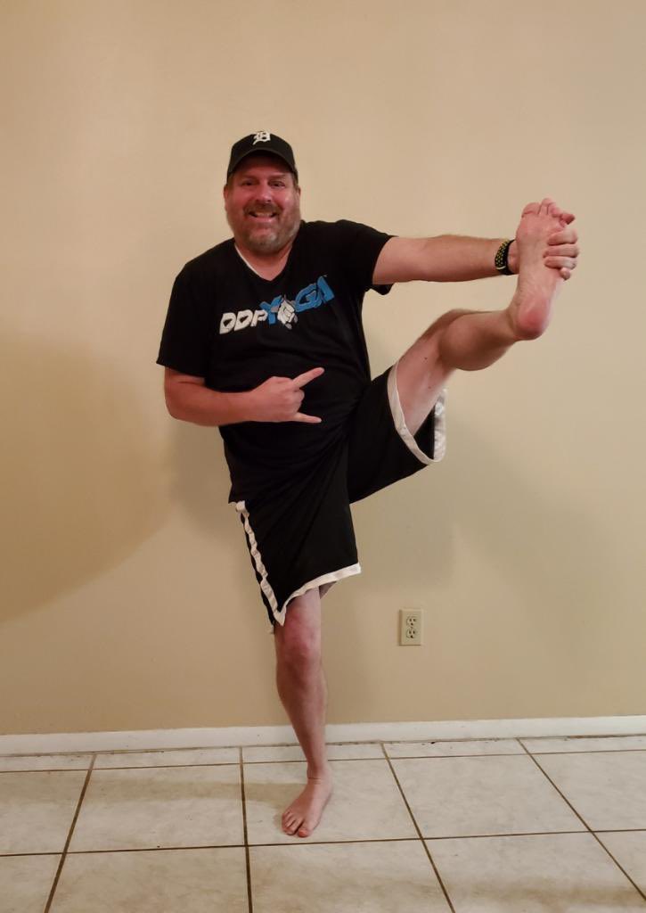mlking89's tweet photo. Trying to get that left leg straight up in the air, Iโll get there!!! Week 12 of DDP Yoga Beginner #Week12 #DDPY #DDPYoga @DDPYoga @RealDDP #RedHotCore https://t.co/MeDzGy4Sr5