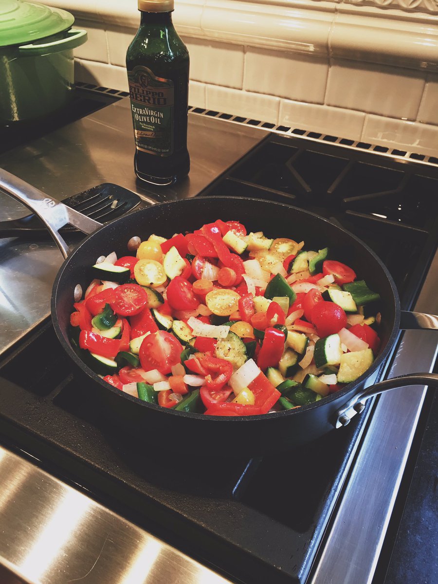 Ellen Hayes, MD tweet media