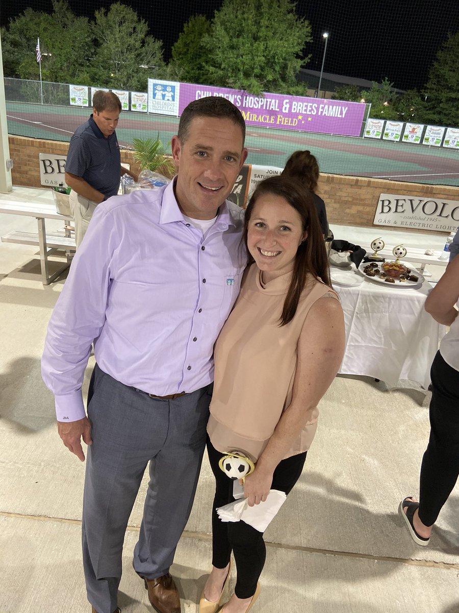 What a wonderful evening dining al fresco with the Miracle League Northshore staff and Board members. This team is doing great work for its players and families. @MiracleLeagueNS <a href="/jn1322/">John Nickens</a> <a href="/GinaLorio/">Gina Lorio</a> @Court_garrett3