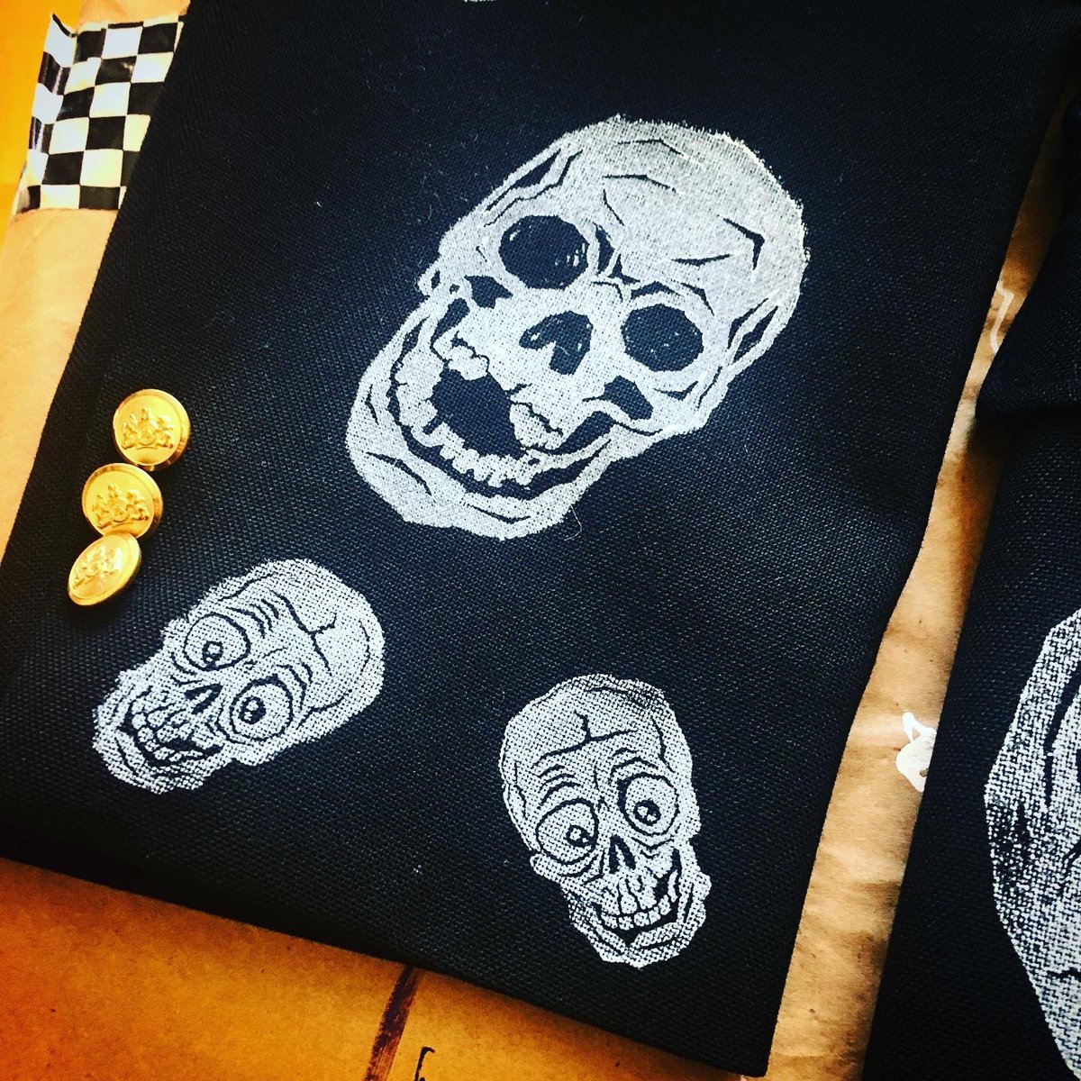 BrianABernhard's tweet photo. Iโd like to introduce you to #Skull #Blazer! A new #HandPrinted soon to be hand painted #SportsCoat! After the skulls dry for a day or so, Iโm going to do some hand painted red highlights. Stay tuned!
#handpaintedapparel #customsportscoats #customblazer #handprintedfabric https://t.co/KpGhhNohgq