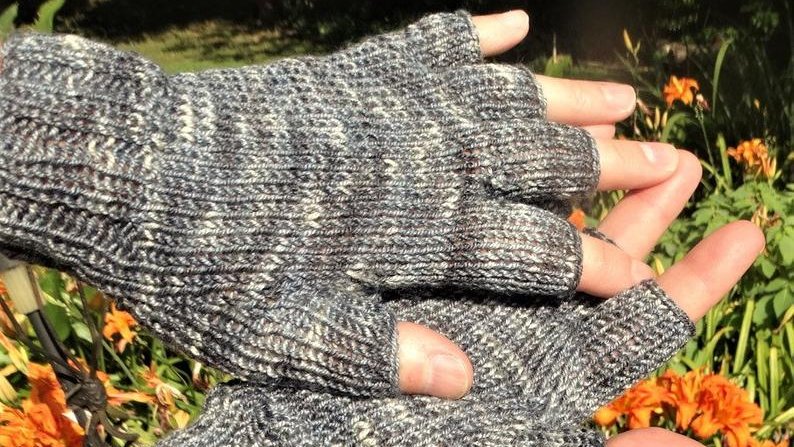 Isn't this a gorgeous fiber?  Extra fine merino and silk half finger men's gloves: etsy.com/listing/617289… #handmade #handknit #knitting #esy #etsyshop #SmallBusiness