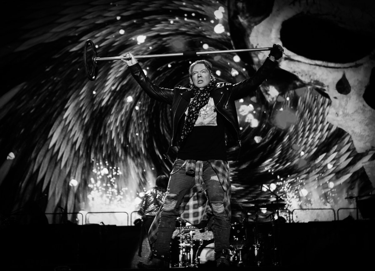 gunsnroses's tweet photo. #GnFnR in Manchester, TN. Who was there? https://t.co/4GyBKwJGIF
