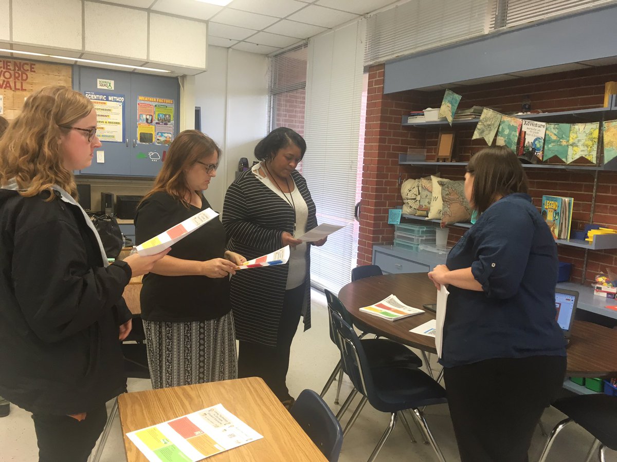 Love watching our @AltaVistaES teachers @jo_spark @MarissaMammaof3 and Assistant Principal @lhelton15 teaching and learning at fall #CTCTM