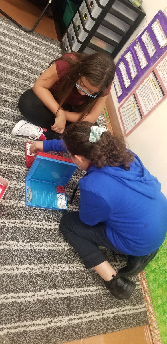MarieSoby's tweet photo. Ss building a strong classroom community during Morning Meeting! https://t.co/A8NflJrfl6