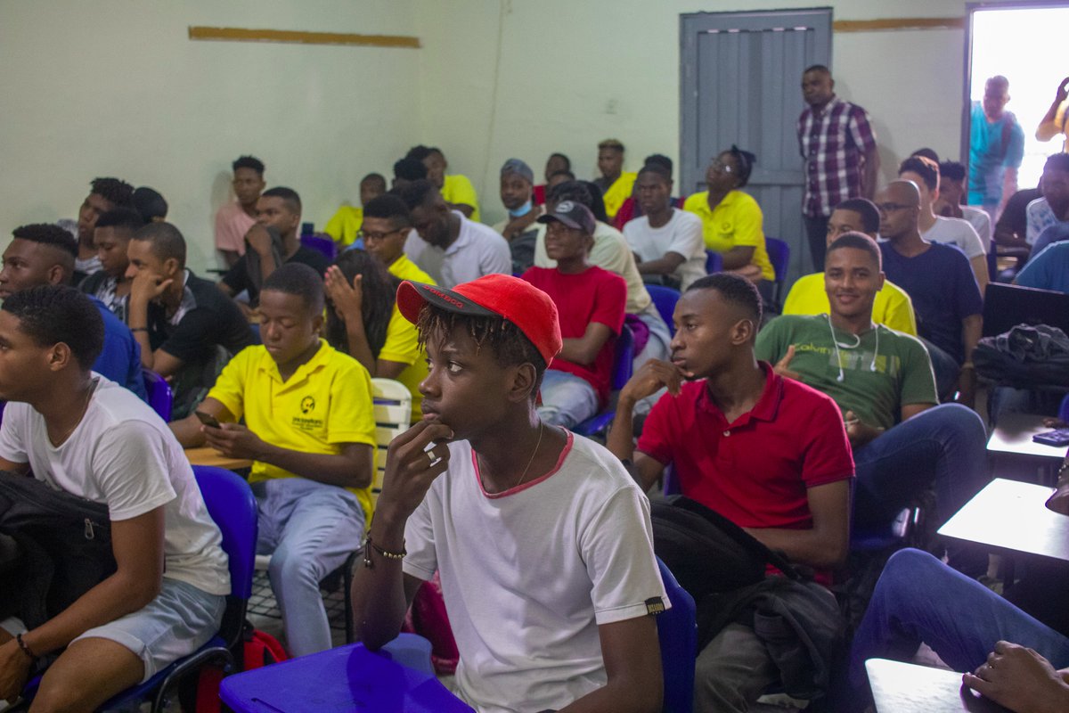 QuibdoJs's tweet image. Así culmino en encuentro mensual de la #quibdojs en la @Uniclaretiana  gran publico y excelente dinámica de los asistentes 🥳🤩 #VamosPorMas