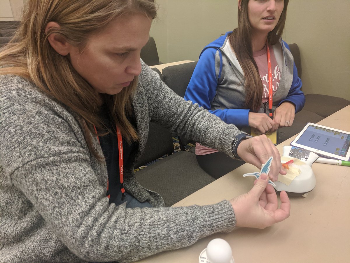 KelseyConnects's tweet photo. Having fun with #FinchJousting activity at #ITEC19 today, using the ALL NEW #finchrobot2! What a blast!

#itecia @birdbraintech https://t.co/BlDXSoNBDo