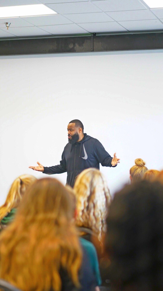 Shep71's tweet photo. Awesome start. Grateful for all the prayers and support! Engaged with hundreds of students today at 3 different schools and shared a message of hope. Let’s keep climbing! #ChaseTheLion #KeepTheChange #ShepInspires #LeaderSHEP #Motivate #Inspire #Schools #Education #TheGP #FCA https://t.co/Y3tMf9gznU
