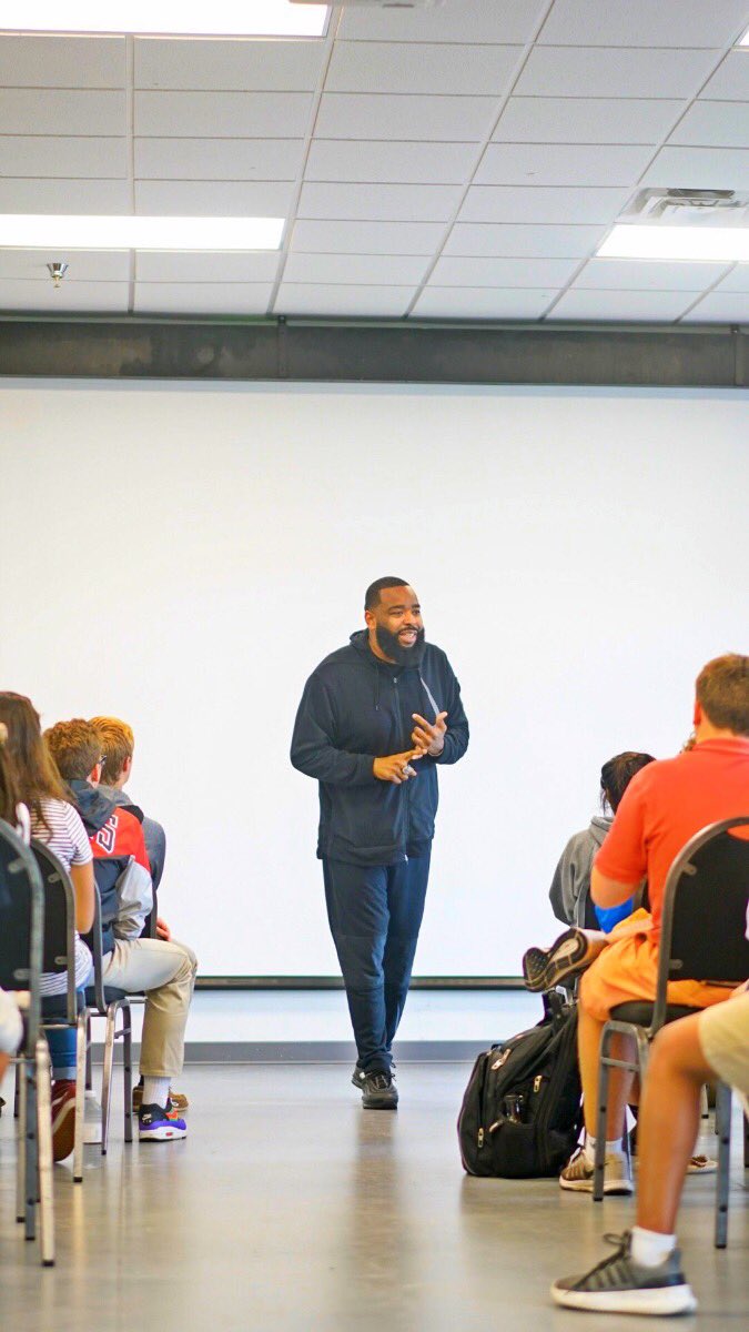 Shep71's tweet photo. Awesome start. Grateful for all the prayers and support! Engaged with hundreds of students today at 3 different schools and shared a message of hope. Let’s keep climbing! #ChaseTheLion #KeepTheChange #ShepInspires #LeaderSHEP #Motivate #Inspire #Schools #Education #TheGP #FCA https://t.co/Y3tMf9gznU