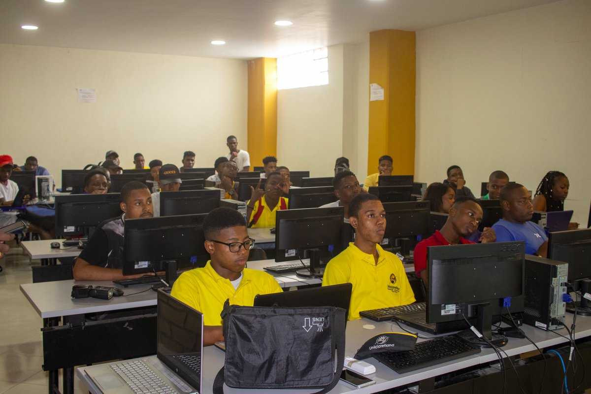 QuibdoJs's tweet image. #quibdojs Lleno totaal 🥳🤗 nos alegra saber la motivación que hay por aprender esto motiva a seguir creando estos espacios, nos vemos en el siguiente mes con charlas mas emocionantes👏🙏 @Uniclaretiana @Sneyder_A @_JhonE17 @Cristiacg01 @AsprillaStiwar @xfry