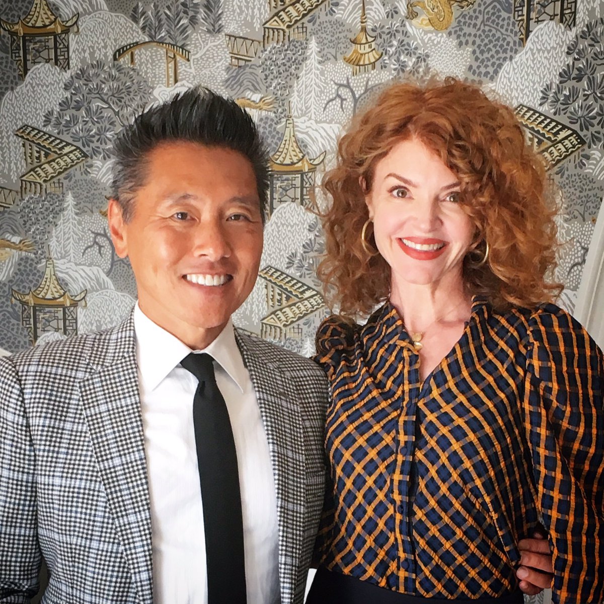 Mini #TradingSpaces reunion alert! The sweet <a href="/LaurieHSmith2/">Laurie Smith</a> came out to the <a href="/HouseBeautiful/">House Beautiful</a> #WholeHomeNashville to see me and my foyer and living room designed for real living! I’m lucky to call her friend! If you’re in Nashville, come see my rooms for yourself starting Oct. 18!