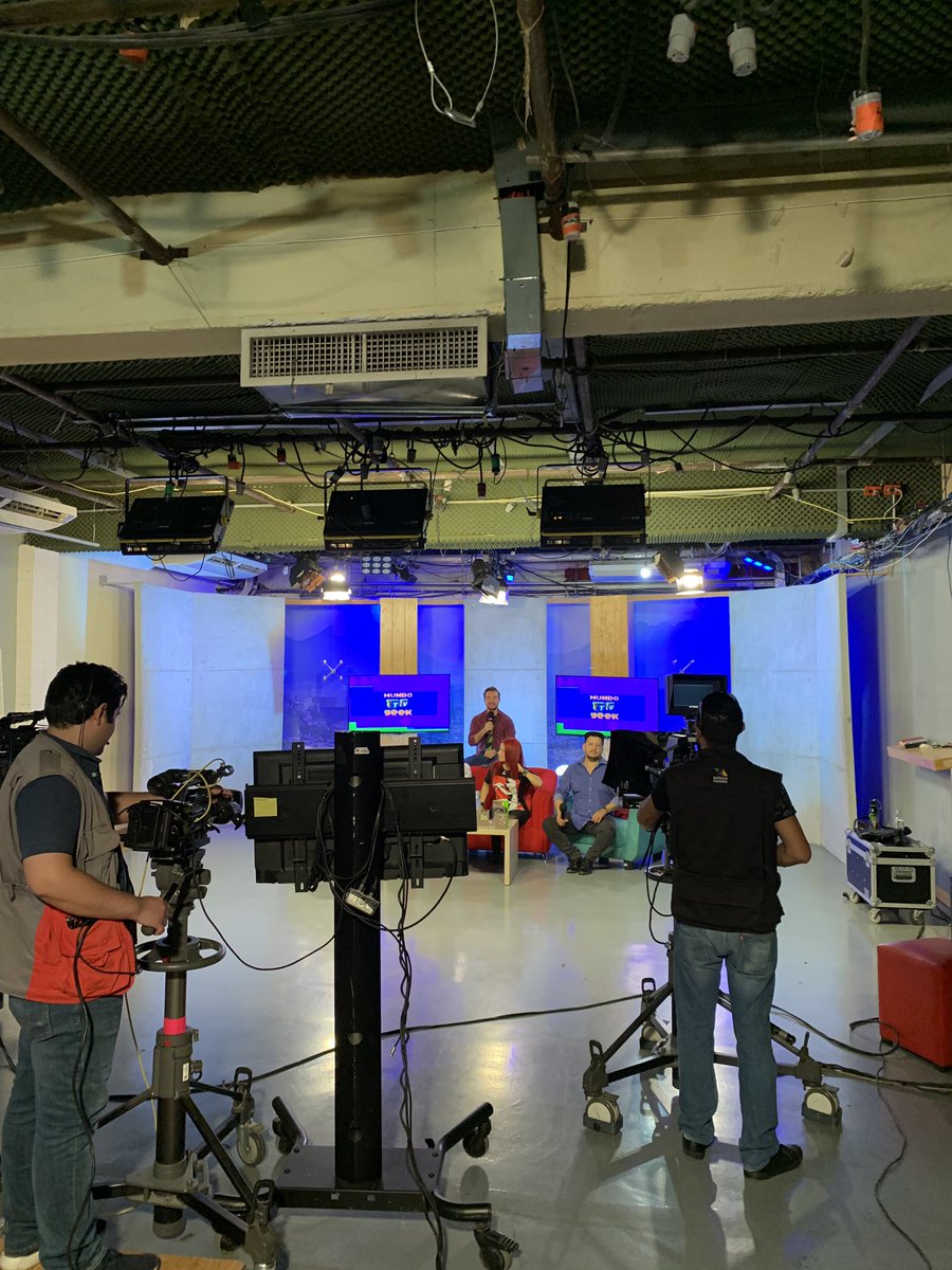 _Jerryl1's tweet photo. Entrenadores! Hoy nos tocó ser invitados al programa de #MundoGeekTV de @aztecanoreste junto con el buen @OsanvaI hablando de #PokémonGo y de lo que viene! #Battlers #GirlsThatPvP #NianticLive2020 https://t.co/do2lMTRADH