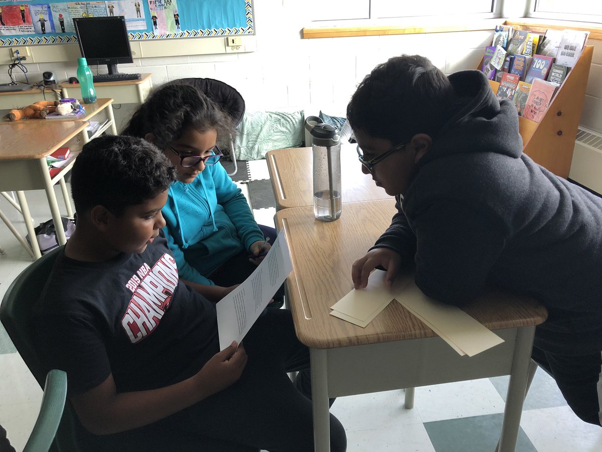 mrshartsclass5's tweet photo. 5A working hard on out platform board. Who will we vote for? #studentvote #votingisfun @brisdaleps @marinawillats https://t.co/DGWohK7kNe