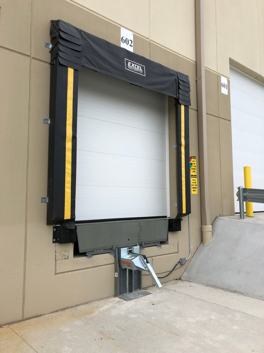 LoadingDocks's tweet image. Poweramp­® AP Series Air Bag Dock Plate, Unilock Dock Lock Truck Restraint, Fairborn® Series 1400 Truck Dock Seal. Call us for true quality truck dock equipment! 855-951-4499 #dockleveler #truckdock #loadingdock