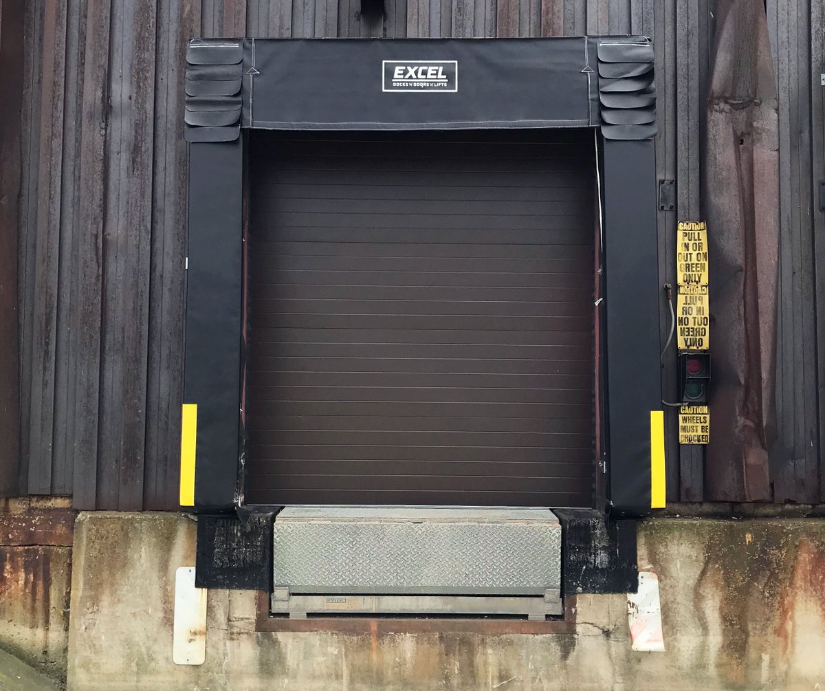 LoadingDocks's tweet image. Fairborn® 1400 Truck Dock Seal Pads in Mentor, OH. Engineered with quality materials to last, and made in Ohio! Winter&apos;s coming, call us to replace your loading dock seal pads! 855-951-4499 #truckdock #loadingdock #dockseal