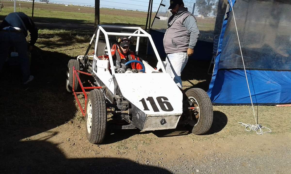 AFCompeticion's tweet photo. #MartesDeZonales @ElfantasmadelT3 Turismo del Litoral Santafesino, categoria Buggy Renault https://t.co/rhHWGPccpa