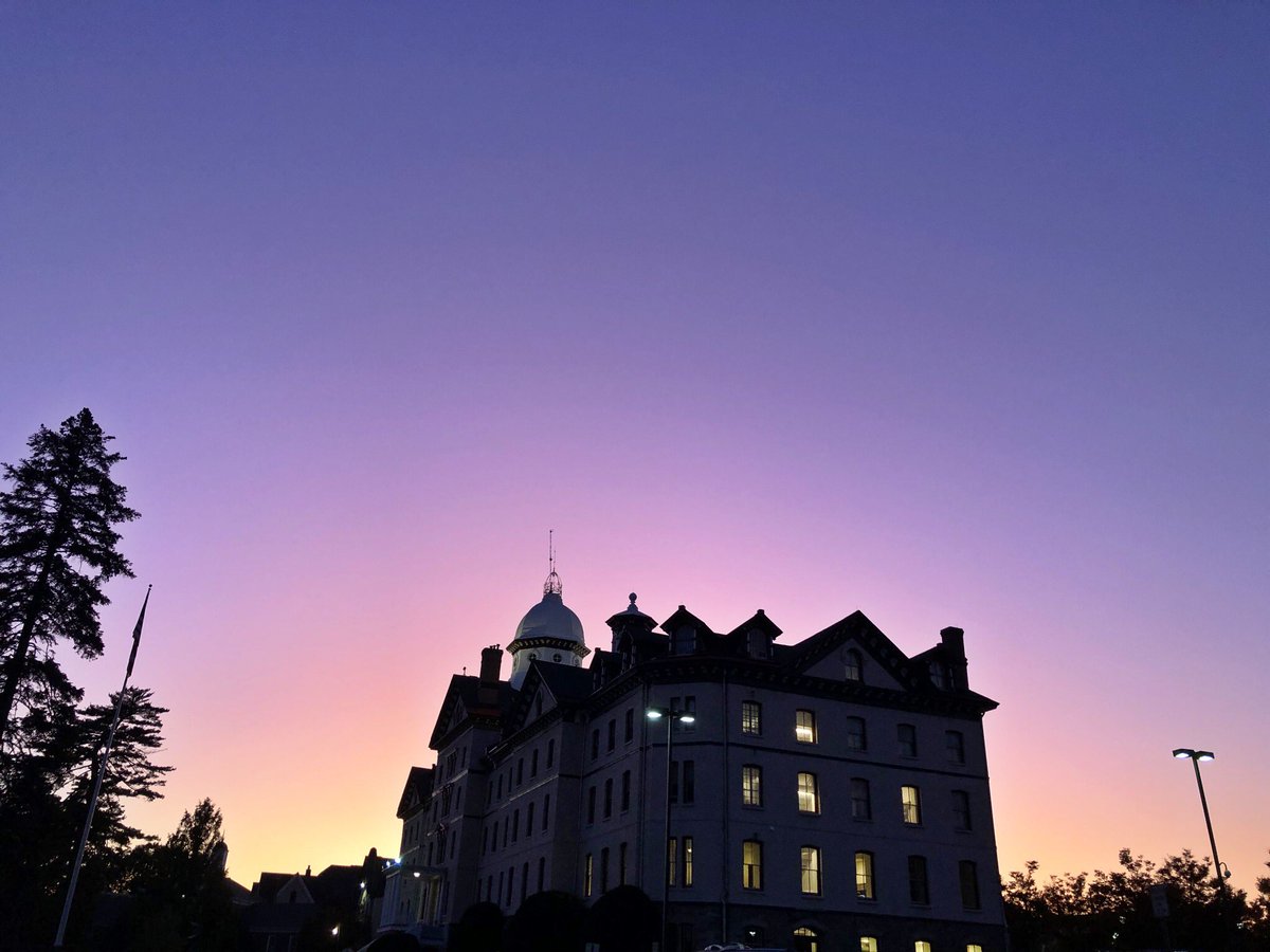 No one:
Absolutely no one:
Us: We need another photo of Old Main at sunset 😍