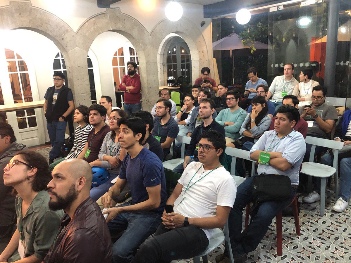 __PyMX__'s tweet photo. ¡#WomenPower en la reunión mensual de #PyMX! Tres chicas presentando hoy en @Centraal 🐍 https://t.co/9shskXfnWj