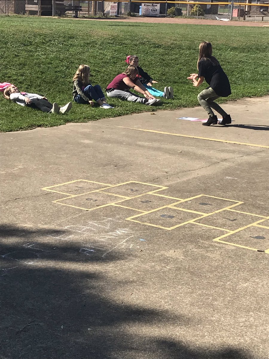kostrickcrew's tweet photo. We had a blast practicing editing skills during writing boot camp! Thanks to Ryder’s second grade teacher @cutonecr34 for the awesome idea and my teammates for supporting my crazy ideas! @MissKozelsRoom #p3 https://t.co/gszZhHb38h
