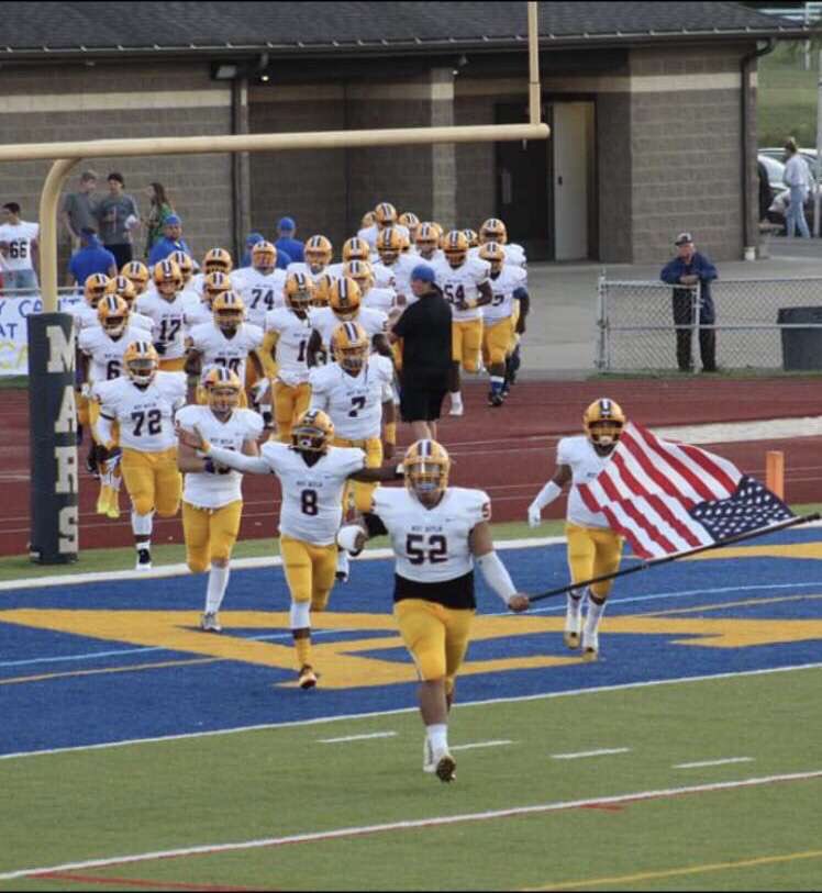 wmpep1920's tweet photo. ⚡️LAST HOME GAME⚡️
Theme: Pink out💓🎀
SENIOR REC NIGHT
Buy tickets for $4 during all lunch periods this Friday! $6 at the gate https://t.co/CfQdGShfoF