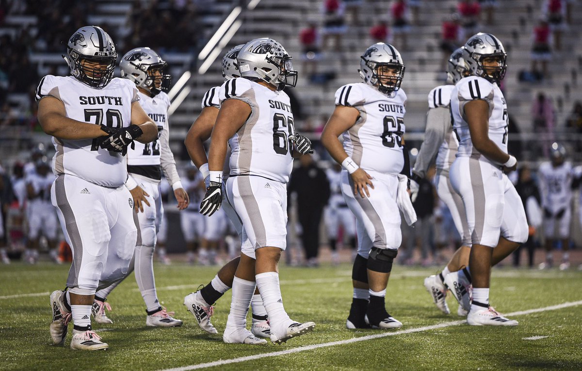 CJacksonWCP's tweet photo. United South head coach Joe Coss said before the season that this might be the best offensive line he has ever coached. Through six games, he and everyone else around the program believe the unit has definitely lived up to those expectations. Story in tomorrow’s @lmtnews https://t.co/pa967QbzL5