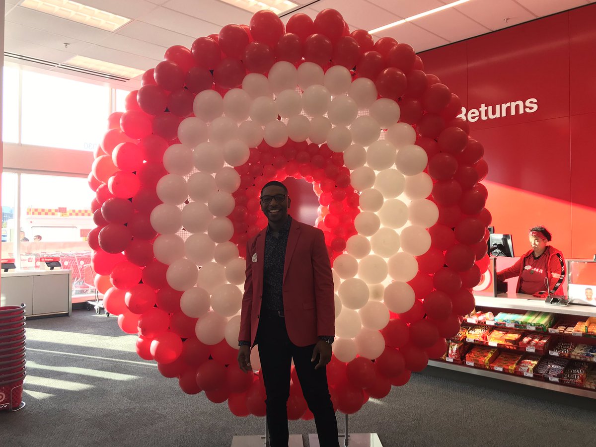 KellySakai1's tweet photo. Thank you for welcoming us, New Albany, Ohio!!! Wow, what a reception from this community! To our fearless leader, @PStrodes and his team @Shimell_Hagwood @lindsey3095  and NSOE Chad, THANK YOU! I’m so proud of you, the team you built and your attention to every detail! https://t.co/ODKgZZsHLV