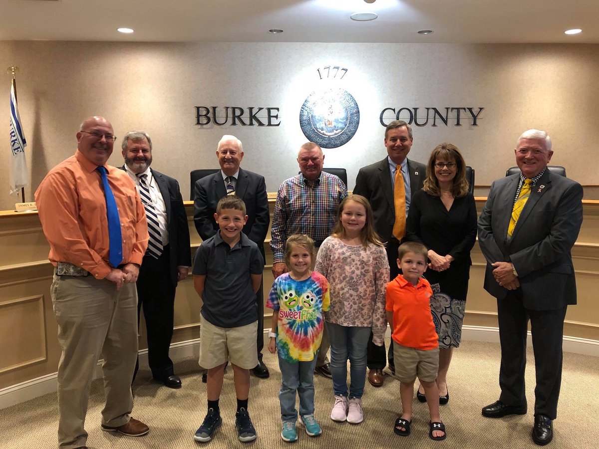 hildebranroyals's tweet photo. Students from Hildebran Elementary were invited to lead the Burke County Commissioners Meeting in the Pledge of Allegiance.  🇺🇸 #ignitelearningbcps https://t.co/szgdbfH8M7