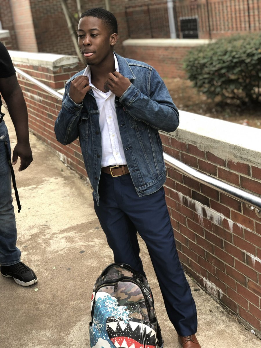 4SO_Deno's tweet photo. We not the same, she claim she want different 🌚🖤 #single #4so https://t.co/cC1KIlJu7r
