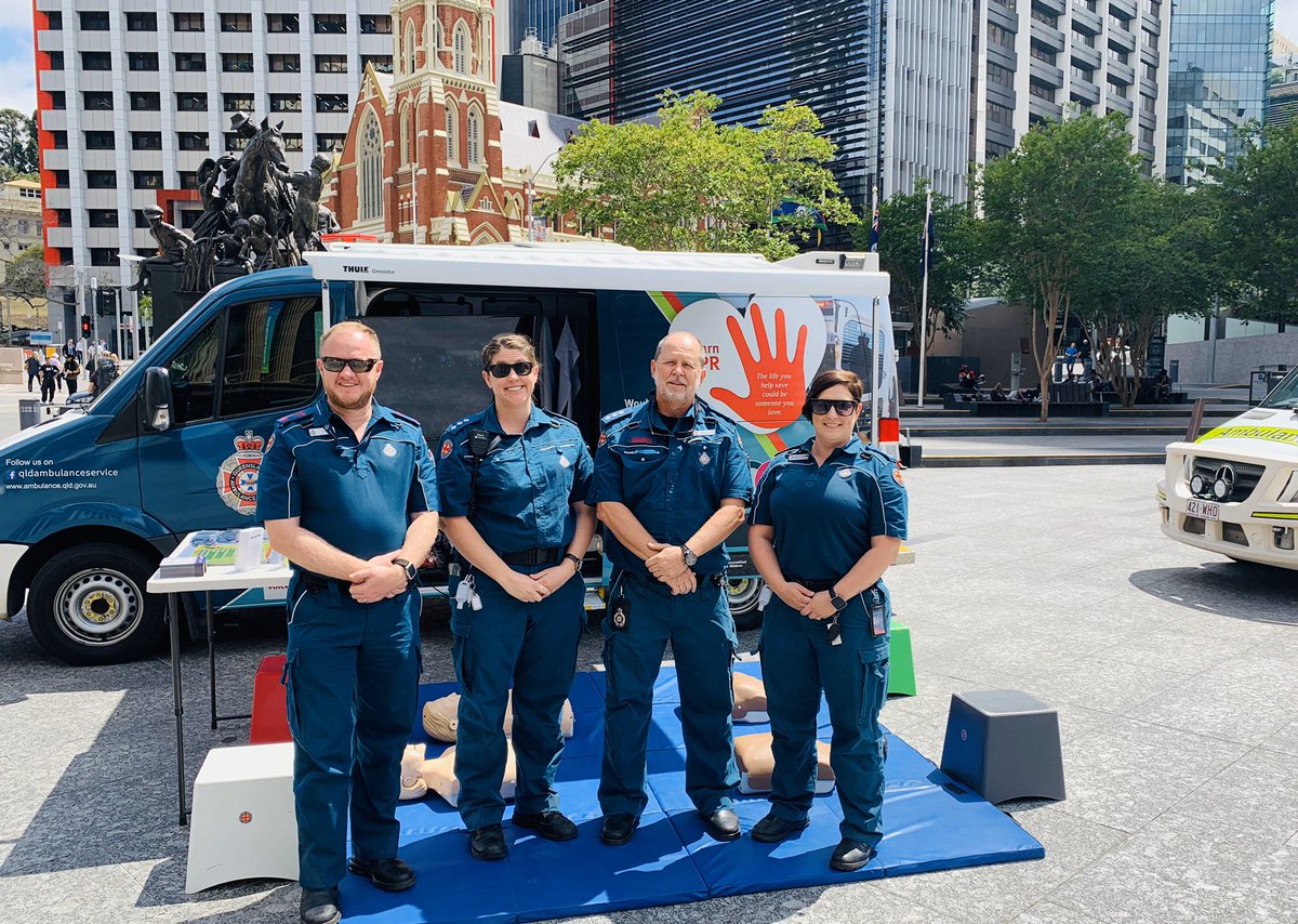QASBrisbaneNth's tweet photo. Some of Metro Norths finest down at King George Square, raising CPR public awareness, as part of Restart a Heart Day ❤️ Seconds count in a cardiac arrest - learn the 3 steps to Restart a Heart &amp; save a life 🚑 #callpushshock #restartaheart https://t.co/HXjU647oN4