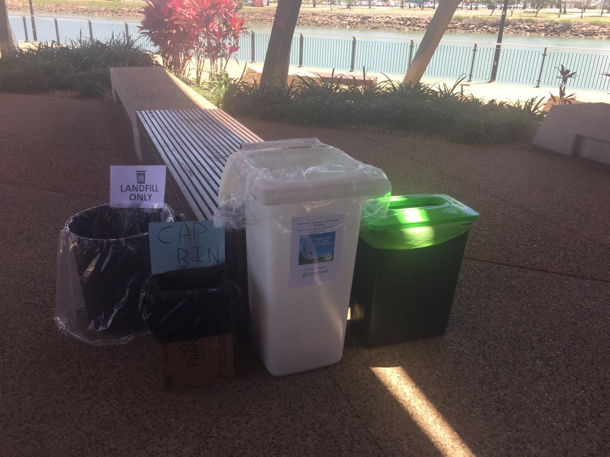 davidjb_'s tweet photo. ⁦Sustainability in action at #jcudesignsprint thanks to @JCUTropEco⁩ &amp; ⁦⁦@jcu_eresearch⁩ -compost, containers &amp; food donations! ⁦@jcu⁩ https://t.co/kQexTQp6sv