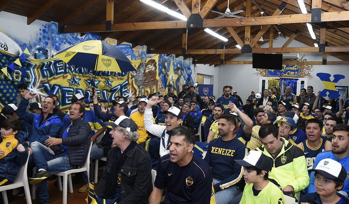 GribaudoC's tweet photo. Gran noche bostera con socios de @HermandadXze en el quincho del club. Conversamos sobre el club, la solidaridad que caracteriza al hincha de Boca, la pasión azul y oro y los desafíos por delante. ¡Dale Boca! https://t.co/2allr5eJTe