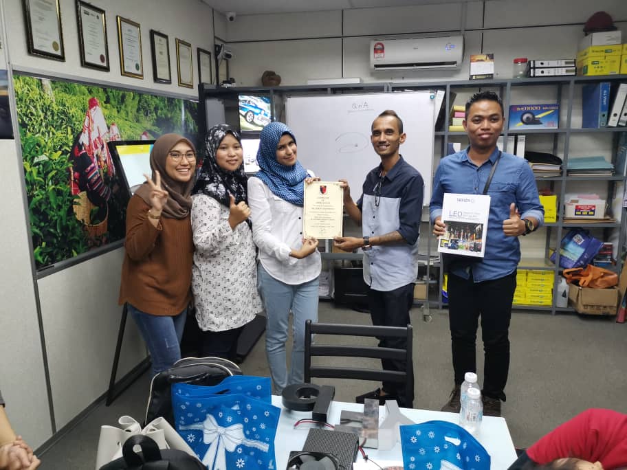 Educational Trip to Twin City Advertech Sdn Bhd on 15 Oct 2019 by Courses Diploma Business Admin & Diploma Visual Art.

More than just an Institution. 

#putrainternationalcollege
#melaka
#MelakaBerwibawa
#PintarHijauBersih
#IniRumahKita