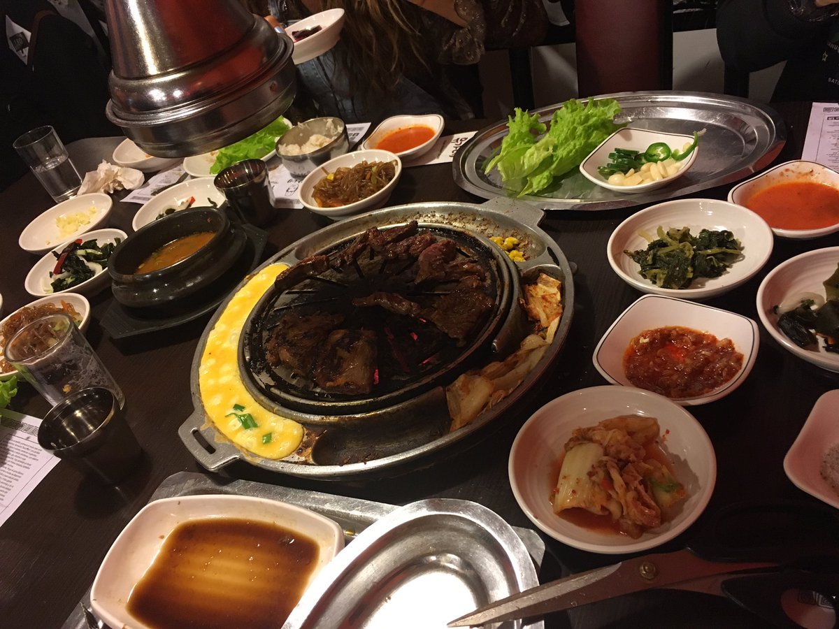 lauratvz's tweet photo. @sexito951 @FioSargenti @lucianobanchero mi Sexito es de ayer (q no escribí x feriado) q comimos primera vez bbq coreana en #yugane . Y q salí como voluntaria para #Namu (restó coreano en Palermo) en la primera semana de #gastrocorea https://t.co/UmyQD8zd3s