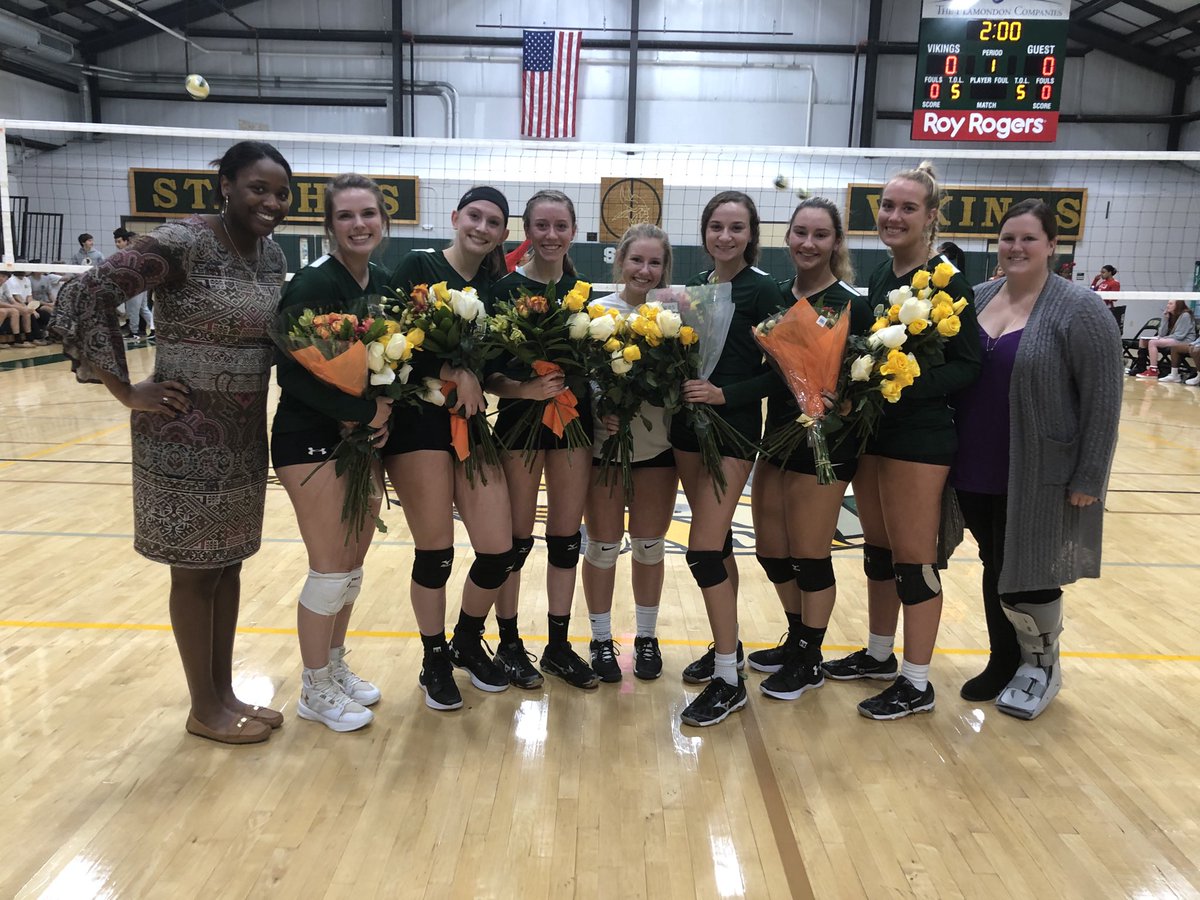 mdjones_13's tweet photo. Senior night for ⁦@SJCPVolleyball⁩. ⁦@SJCPAthletics⁩ ⁦@SJCPrep⁩ ⁦@SJCP_Principal⁩ ⁦@MeaganJGraff⁩ - hopefully more pictures tomorrow or Thursday ... https://t.co/u7AAK5ik21