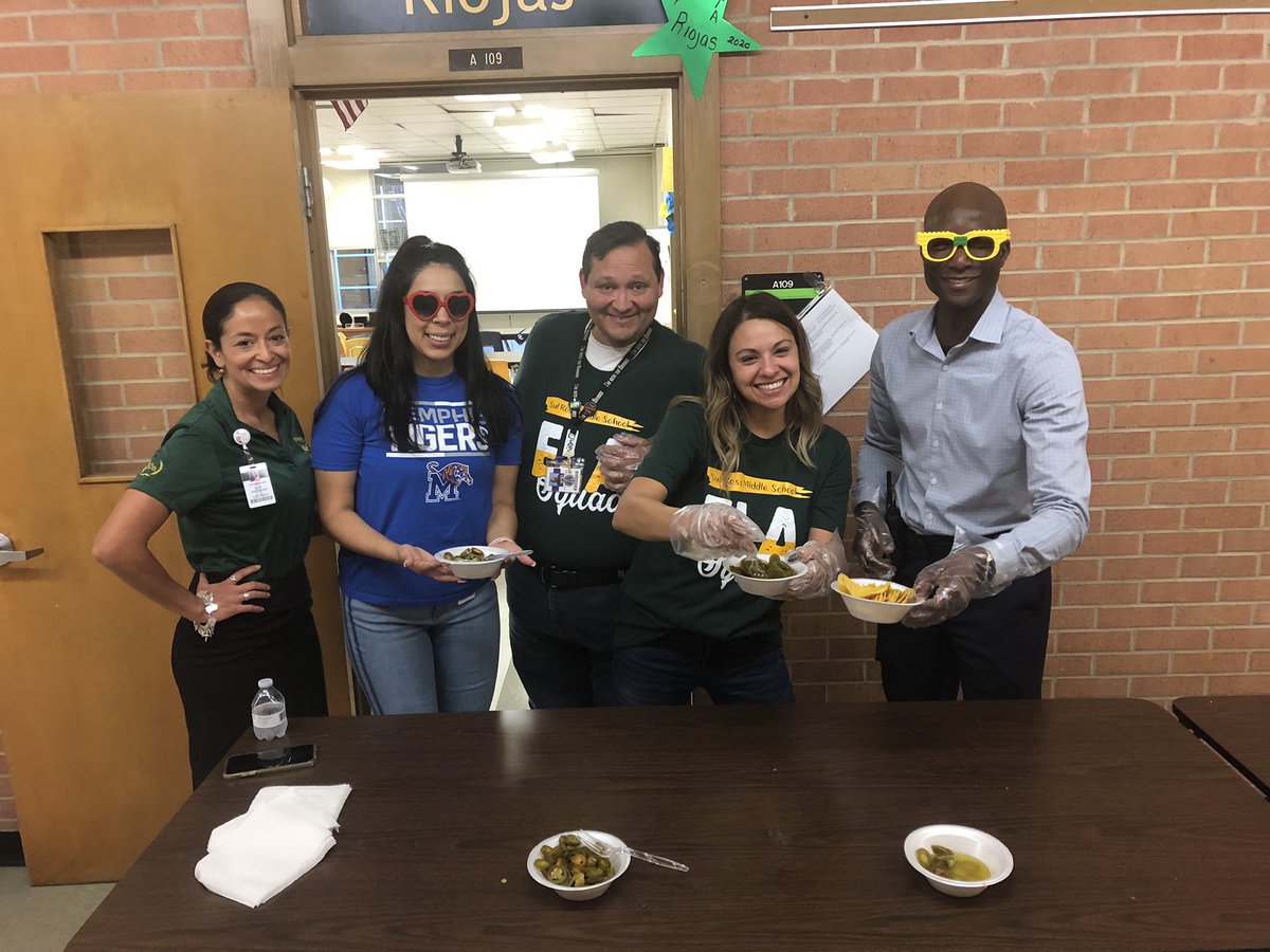 NISDRoss's tweet photo. Excellent turn out for our Fall Fest Event. Our Rebels had a great time working on ELA and Math activities with their families. Thank you @rbfcu for providing bags for their take home activities.  #ItsGreatToBeARebel #SRcommunity https://t.co/TUTQJowHRi